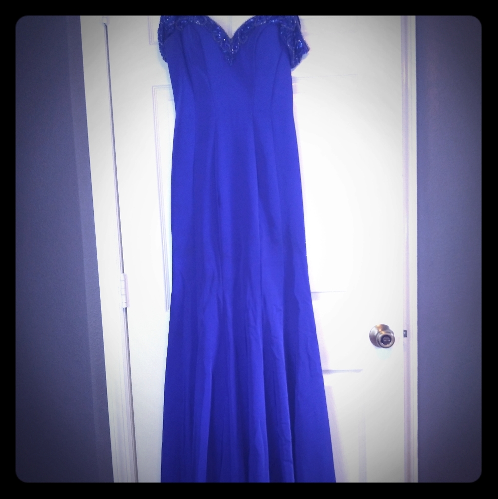 Navy blue prom/wedding style dress